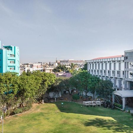 Palette Resorts - Hotel Sanhok Bangalore Exteriör bild