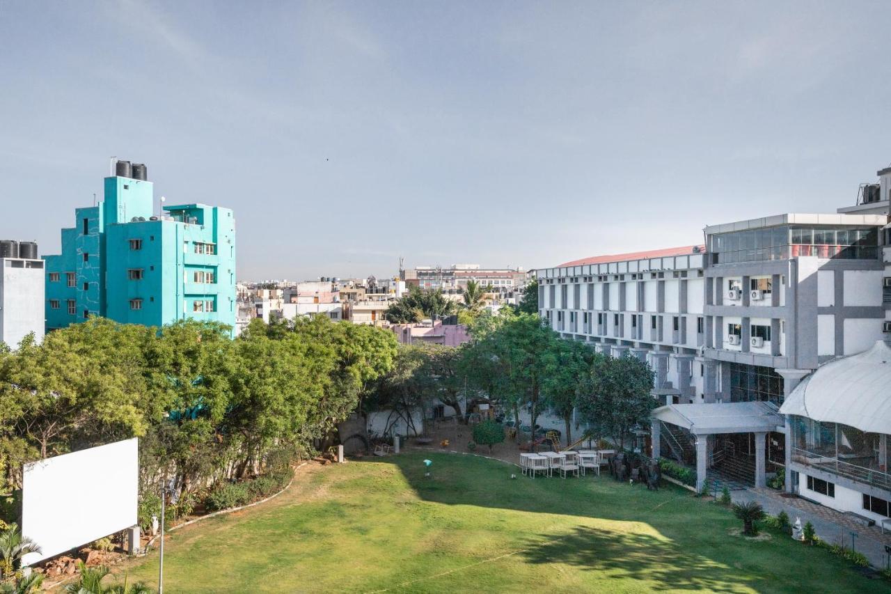 Palette Resorts - Hotel Sanhok Bangalore Exteriör bild